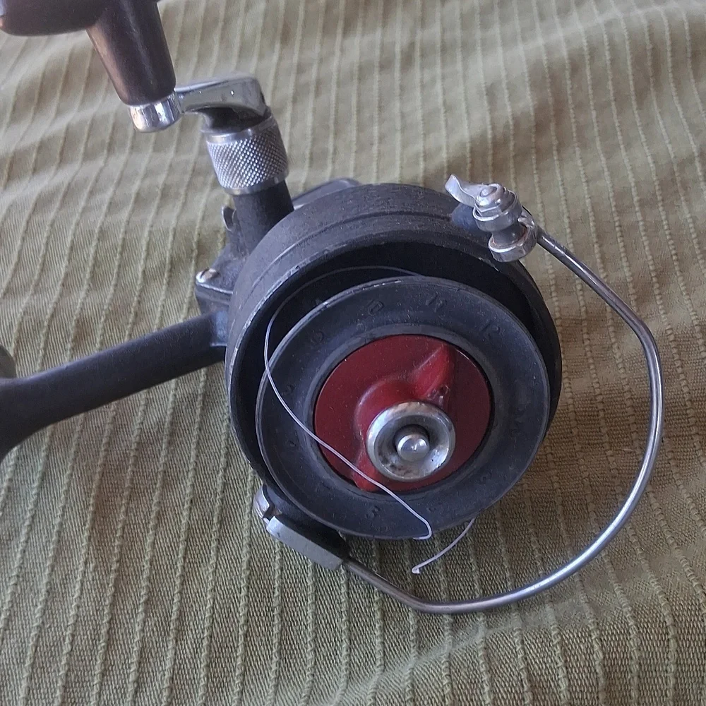 Daiwa Quick Vintage Spinning Reel - Black
